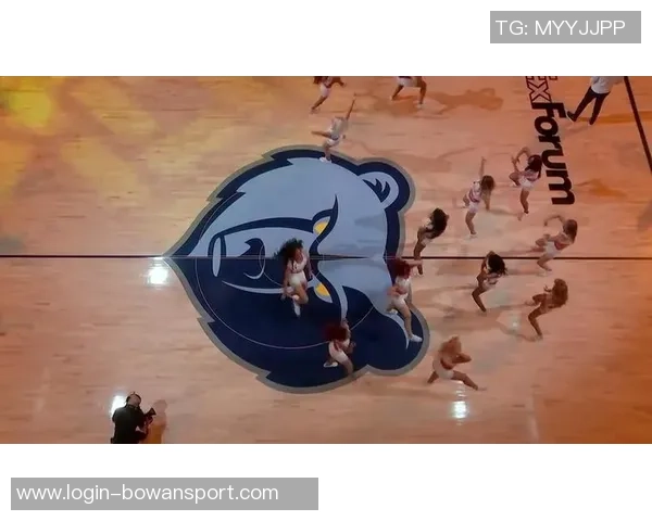 2014年NBA季后赛雷霆与灰熊第三场激战回顾与精彩瞬间分析