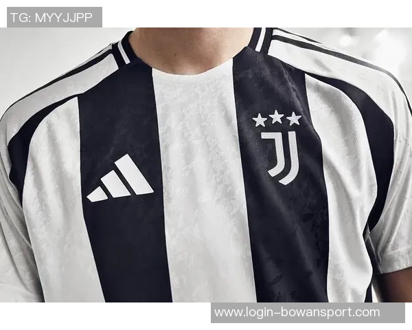 巴塞罗那与尤文图斯球衣对比分析揭示两队独特风格与文化传承 巴塞罗那与尤文图斯球衣对比分析揭示两队独特风格与文化传承